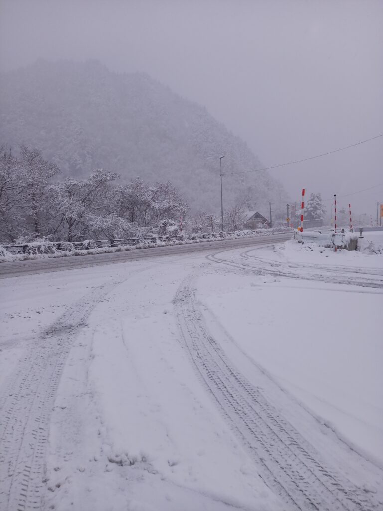 今シーズン初の雪道走行