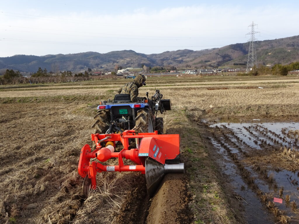 田んぼ畦塗作業